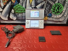 Nintendo DS Lite Argento/Silver - Console Portatile Con Caricatore & 1 Gioco 