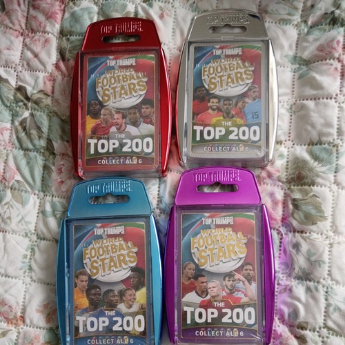 Top trumps world football - top,
