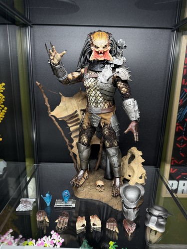 Hot toys predator classic - toys,