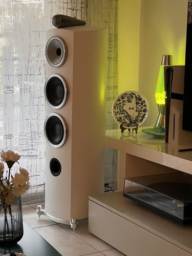 804 white - d3,