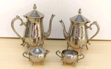 Set In Metallo- Stile Vittoriano - Teiera- Caffettiera - Zuccheriera -Vintage 