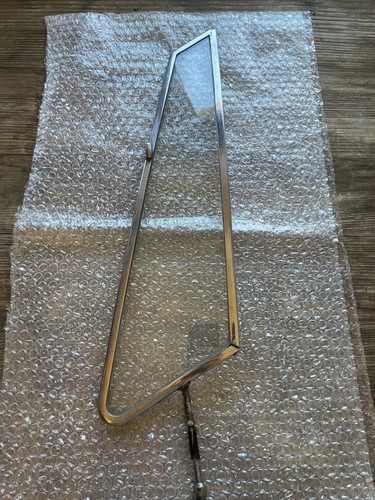 Finestrino triangolare