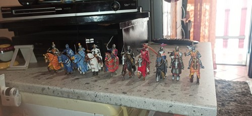 Vendo blocco cavalieri - vendo,