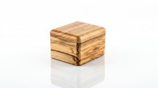 Piccolo portagioie in legno di
