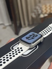 Apple Watch SE GPS+Cell 40mm Alluminio Argento Cinturino Nike Sport Platino/nero