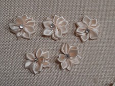 75 - LOTTO N.  5  FIORI BEIGE