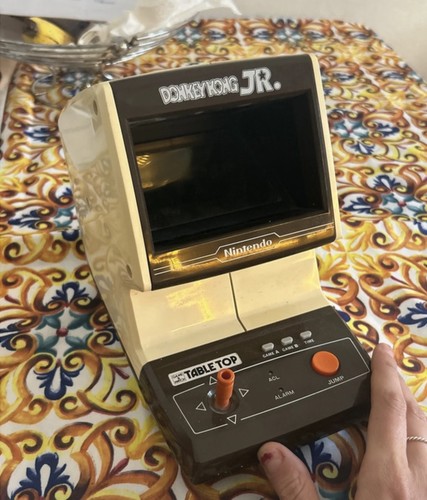 Nintendo game watch table - &,