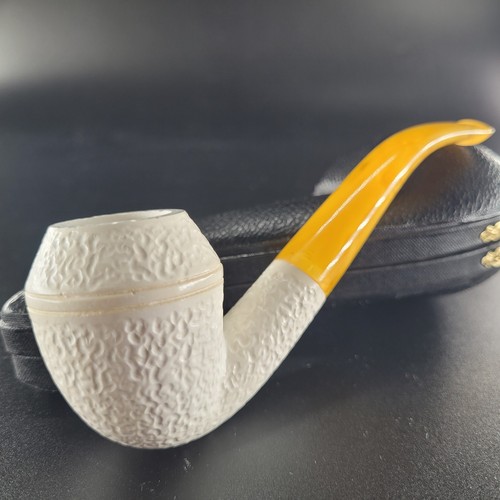 Rusticated bulldog meerschaum - rusticated,