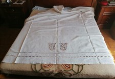 Lenzuolo ricamato a mano, corredo circa 1920.