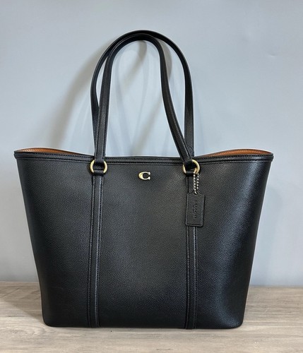 Nwt coach legacy pebbled - nwt,