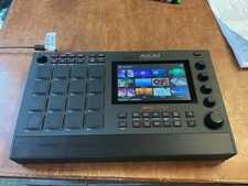 Akai MPC LIVE II Centro di