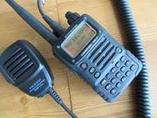 Yaesu VX-7 ricetrasmettitore palmare tri-band 50/144/430MHz testato con SU-1 Giappone