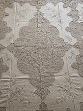 Copriletto ricamo a mano