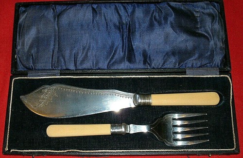 Elegante antico set coltello