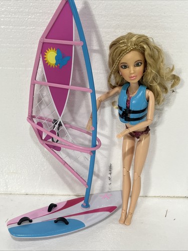 Liv doll making waves beach - making,