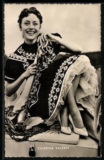 Cartolina Caterina Valente in abito folcloristico 