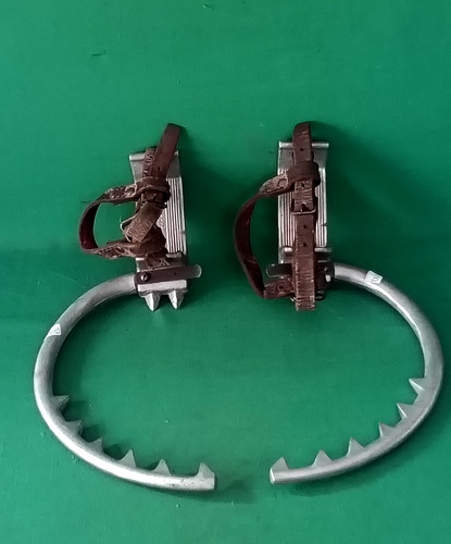 Coppia vecchi ramponi - coppia,