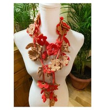Collana floreale marrone rosso - floreale, marrone-rosso