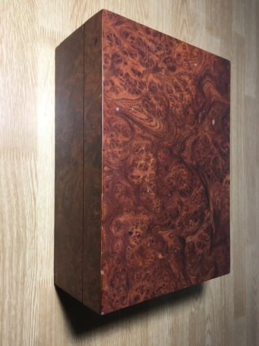 Humidor sigari - humidor,