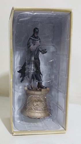 I109391 action figure - action, chess