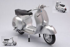 MODELLINO MOTO STATICO NEW RAY PIAGGIO VESPONE VESPA 150 GS 1956 SILVER 1/12