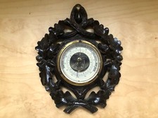 Antico barometro in legno