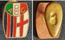 Distintivo con piedino calcio