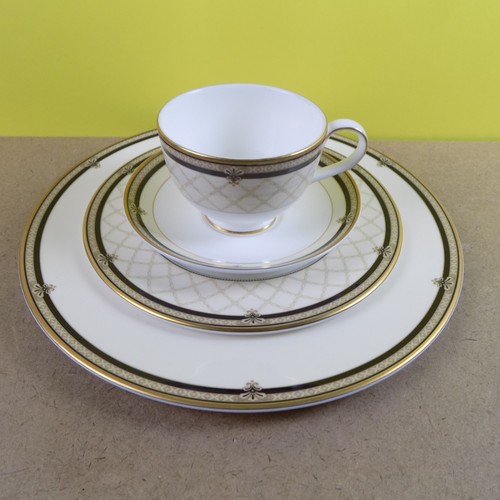 Royal doulton baroness pezzi - doulton,