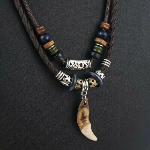 Collana con ciondolo dente - , di