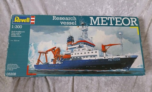 Revell 05285 research vessel - 05285,