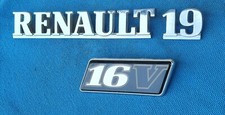 RENAULT 19 16 V  -  LOGO SCRITTA EMBLEMA POSTERIORE ORIGINALE !!