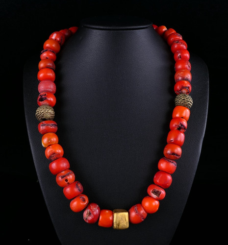 Collana corallo massiccio - di,