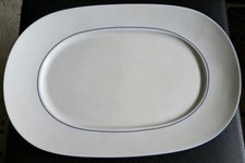 vassoio ovale in porcellana di "Thun 1794"