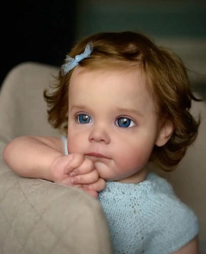 Bambola neonato bella ragazza