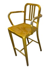 Autentico sgabello da bar