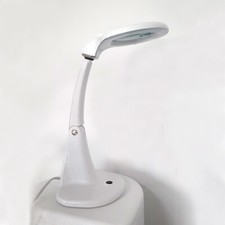 LED magnifying table lamp with