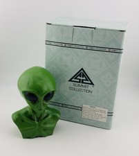Statua busto testa aliena