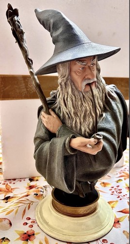 Sideshow gandalf legendary - sideshow,