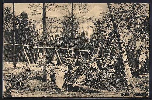 Soldati nella trincea - soldati, dietro