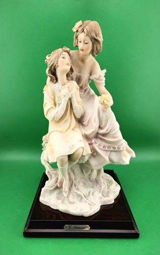 Statuina premaman porcellana