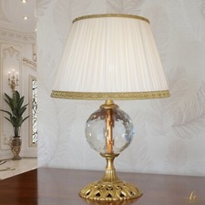 Lampada da comodino sinuosa