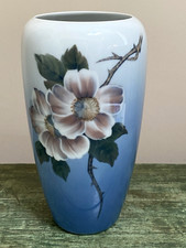 VASO PORCELLANA ROSA SELVATICA