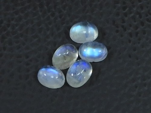 Pietra luna arcobaleno - di,