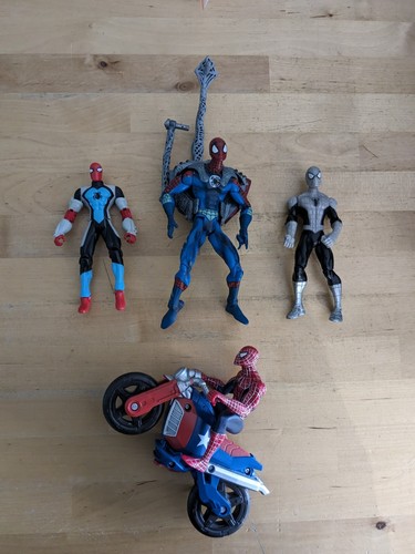 Action figure spider man - 4, spider-man