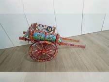 Carretto siciliano, realizzato in legno e ferro battuto. Un pezzo unico, firmato