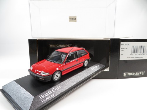 Minichamps 400161501 - 1:43,