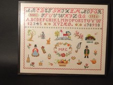 PREZIOSO ORIGINALE IMPARATICCIO SAMPLER RICAMO A PUNTO CROCE 1956 CON CORNICE