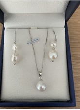 Orecchini a goccia e pendenti