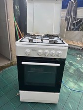 piano cottura con 4 fuochi e forno