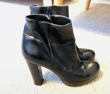 Stivaletti Omai in pelle